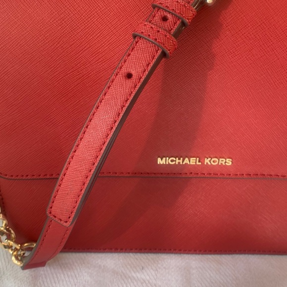 Michael Kors Daniela Large Saffiano Leather Crossbody Bag - Picture 8 of 14